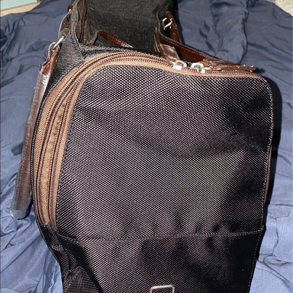 NWT Bertegolden Per Carrier